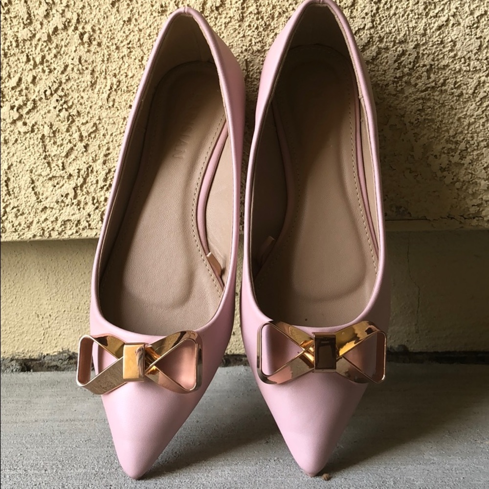 Baby pink shoes 🌸